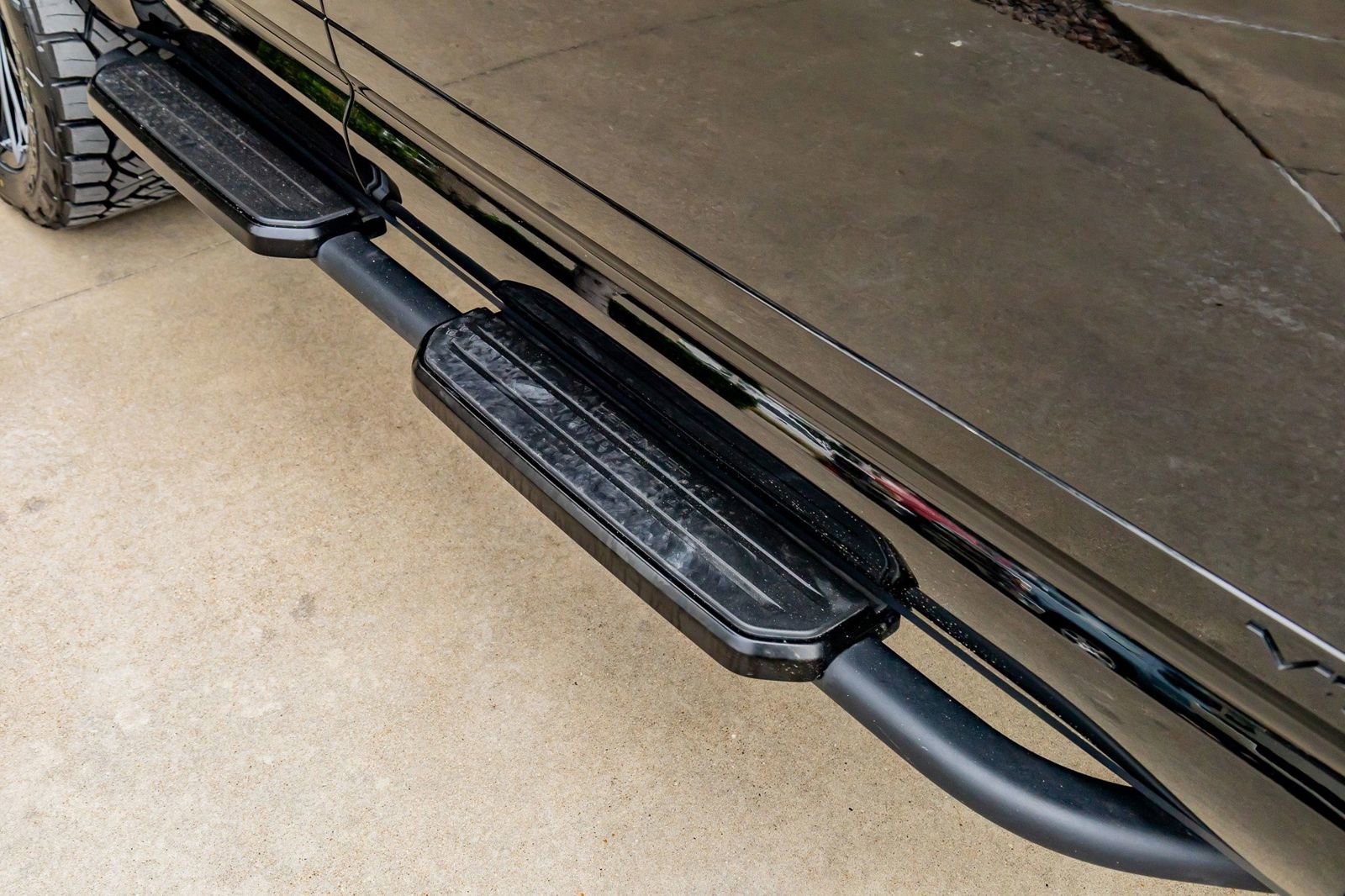 Used 2025 Land Rover Defender 130 V8 image 13