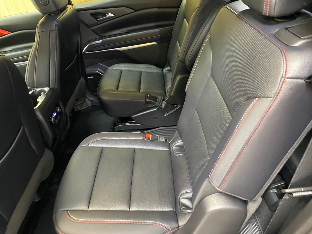 Used 2026 Chevrolet Traverse Z71 w/ Enhanced Driving Package AWD/4WD image 24