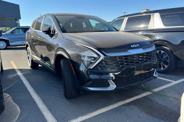 Used 2023 Kia Sportage LX AWD/4WD image 2