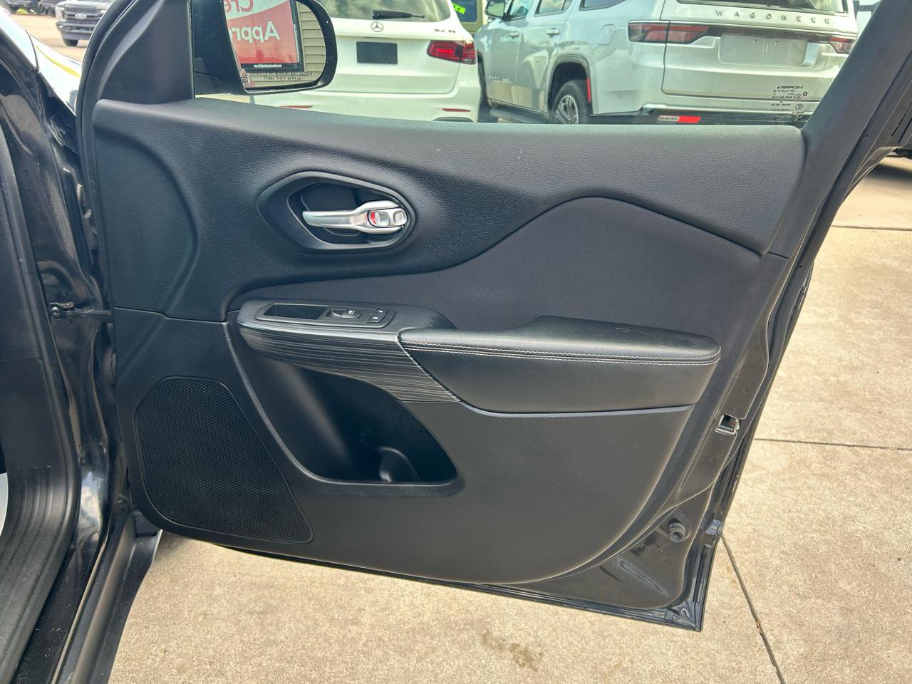 Used 2015 Jeep Cherokee Sport w/ Cold Weather Group image 16