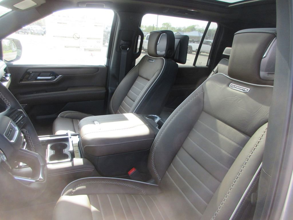 New 2026 GMC Yukon XL Denali Ultimate AWD/4WD image 11