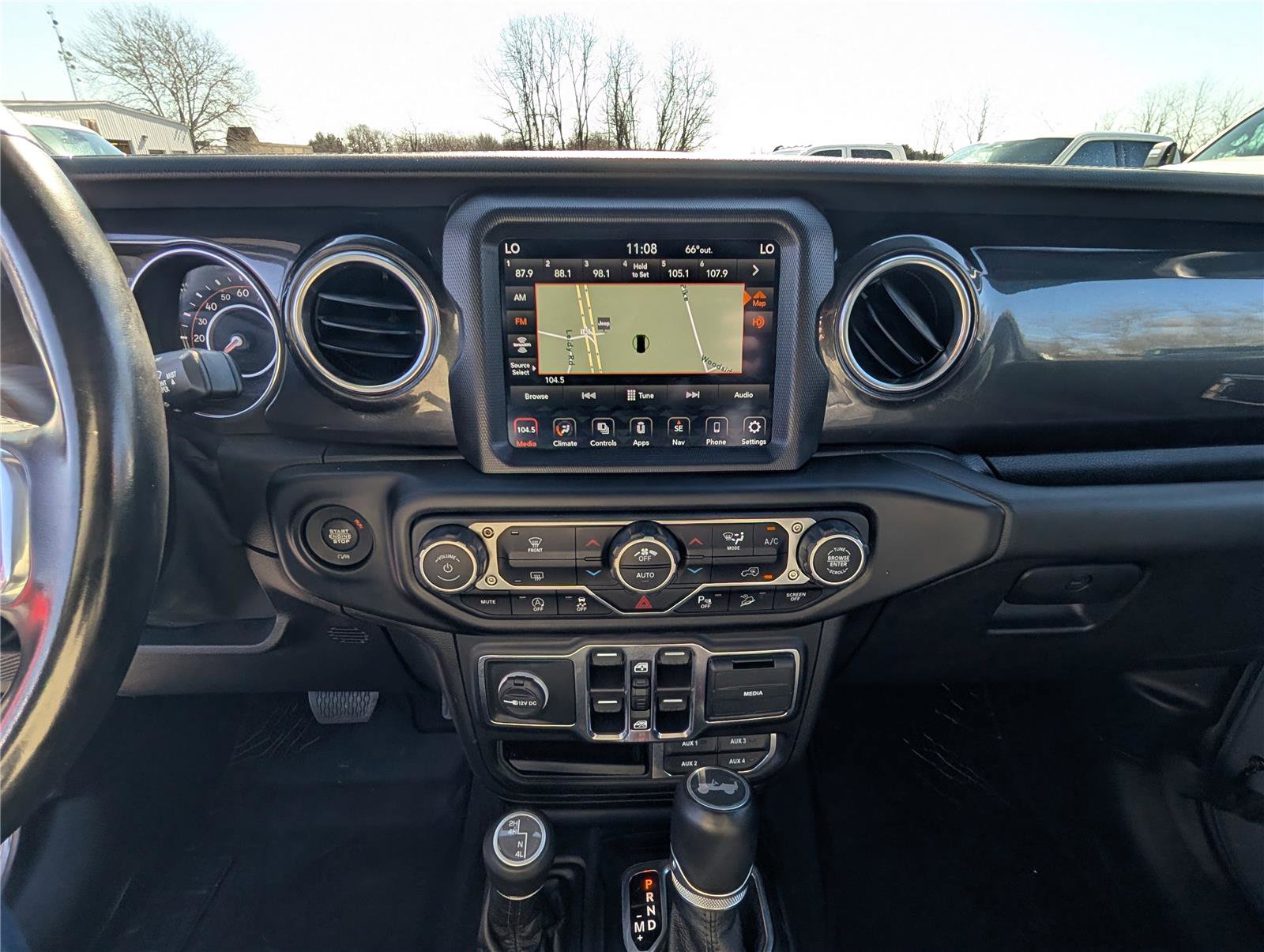 Used 2020 Jeep Wrangler Unlimited Sahara image 18