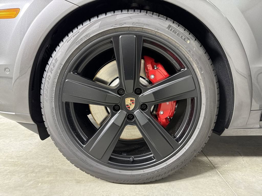 New 2026 Porsche Cayenne GTS image 13