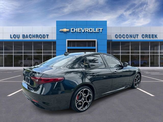 Used 2022 Alfa Romeo Giulia Veloce RWD image 8