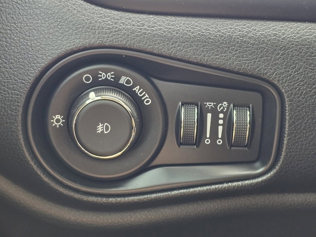 Used 2020 Jeep Renegade Latitude image 28