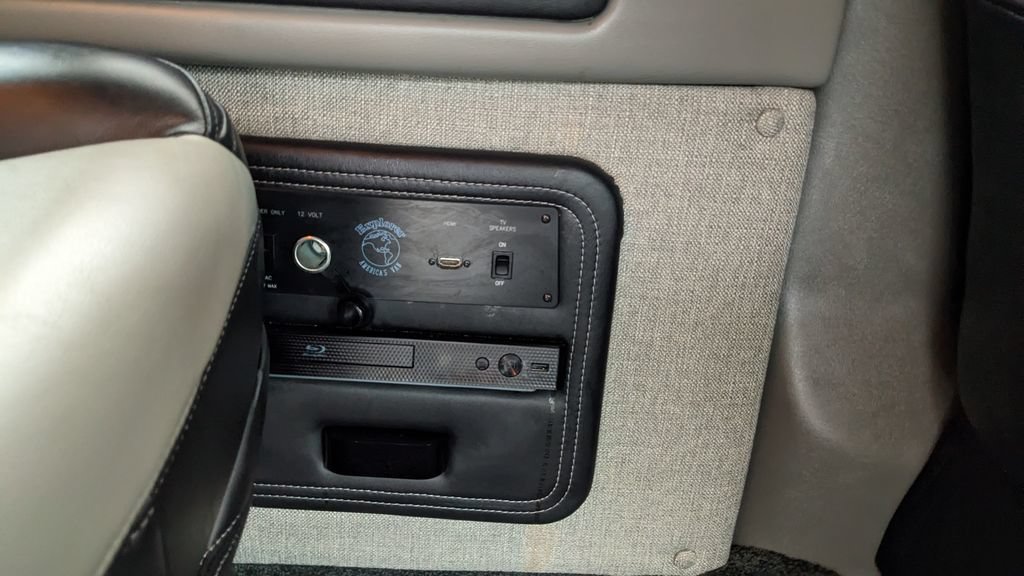 Used 2020 Chevrolet Express 2500 w/ Enhanced Convenience Package RWD image 36