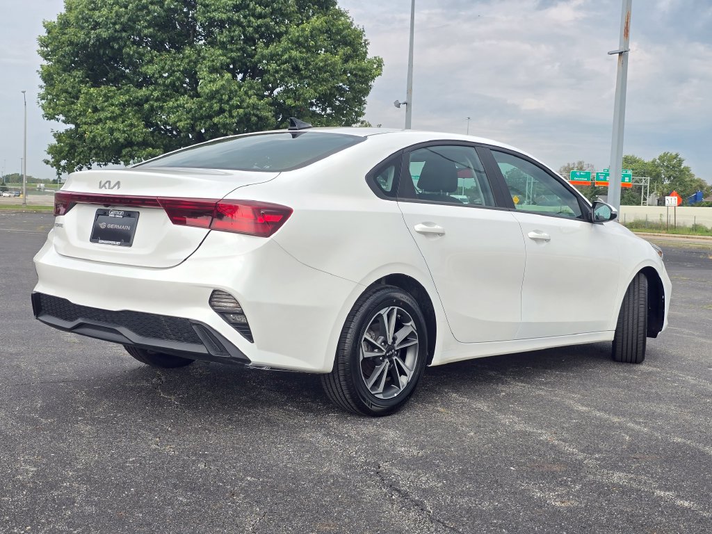 Used 2024 Kia Forte LXS w/ LXS Technology Package FWD image 14