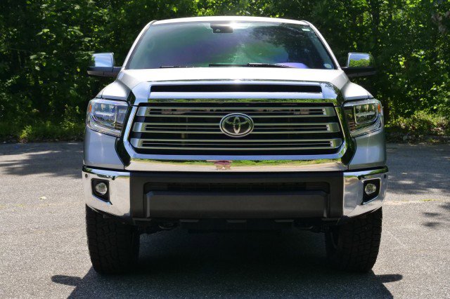 Used 2020 Toyota Tundra Limited w/ Limited Premium Package AWD/4WD image 5