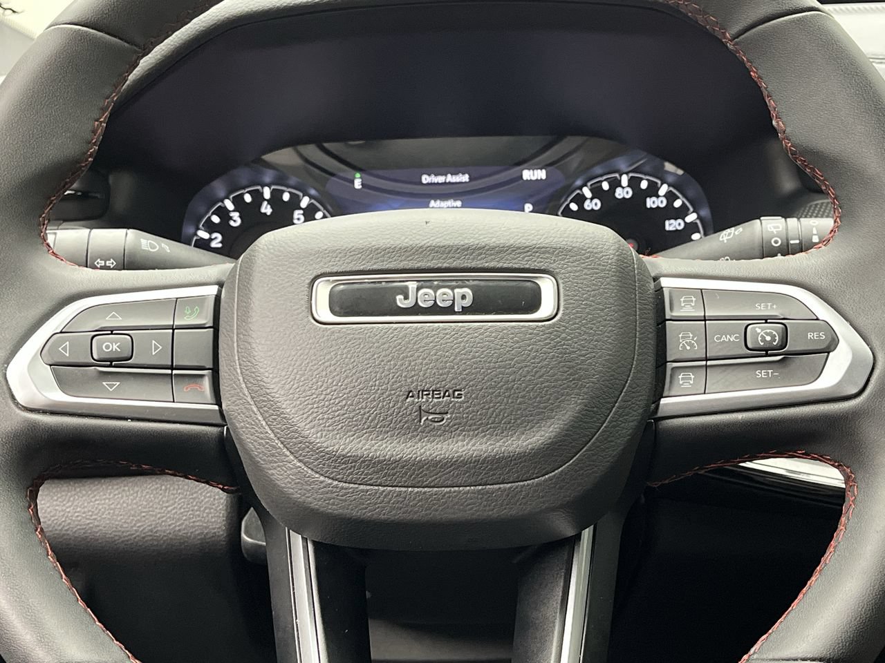 Used 2025 Jeep Compass Trailhawk AWD/4WD image 12