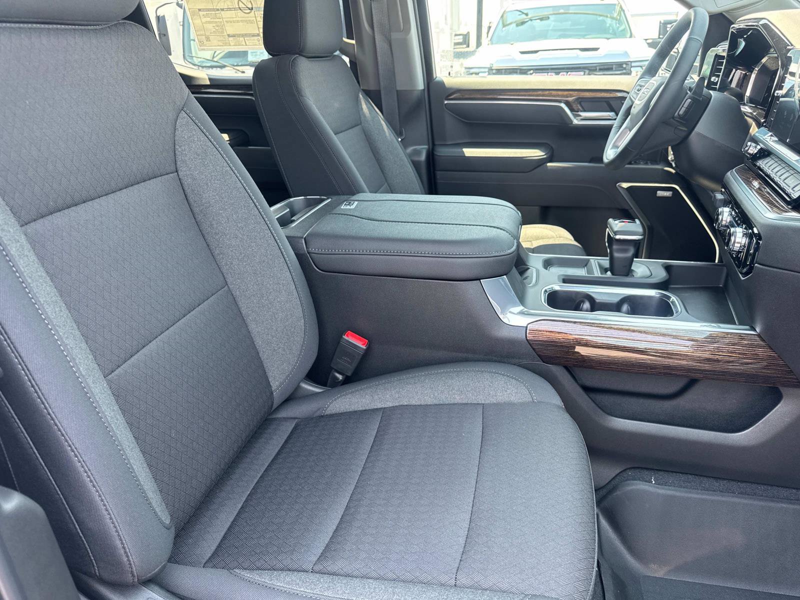 New 2026 GMC Sierra 1500 Elevation image 27