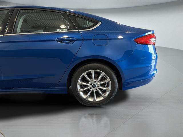 Used 2017 Ford Fusion SE FWD image 24