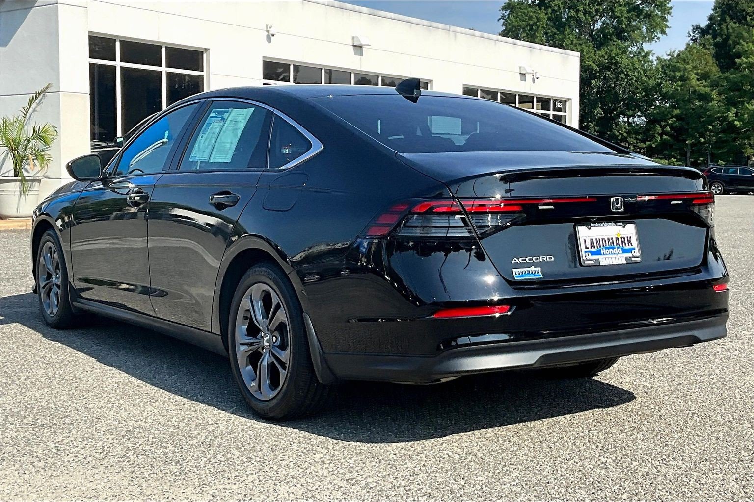 Used 2023 Honda Accord EX image 12