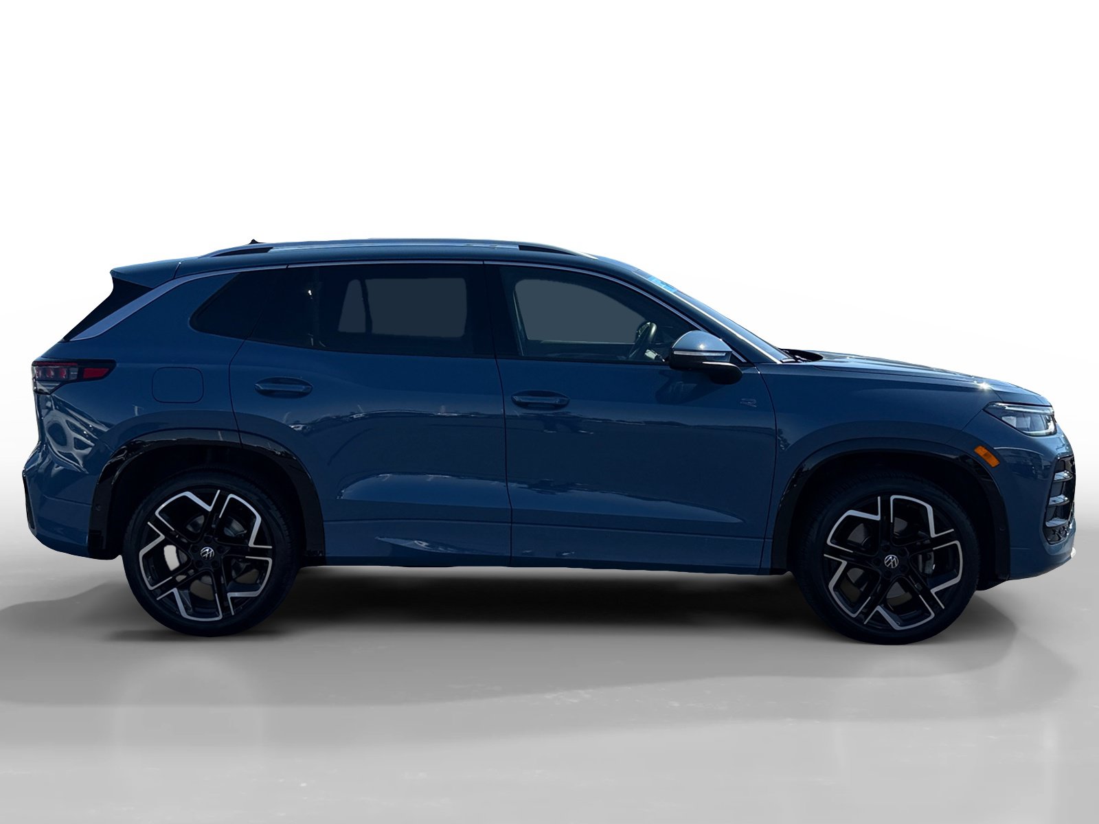 Certified 2025 Volkswagen Tiguan SEL R-Line AWD/4WD image 6