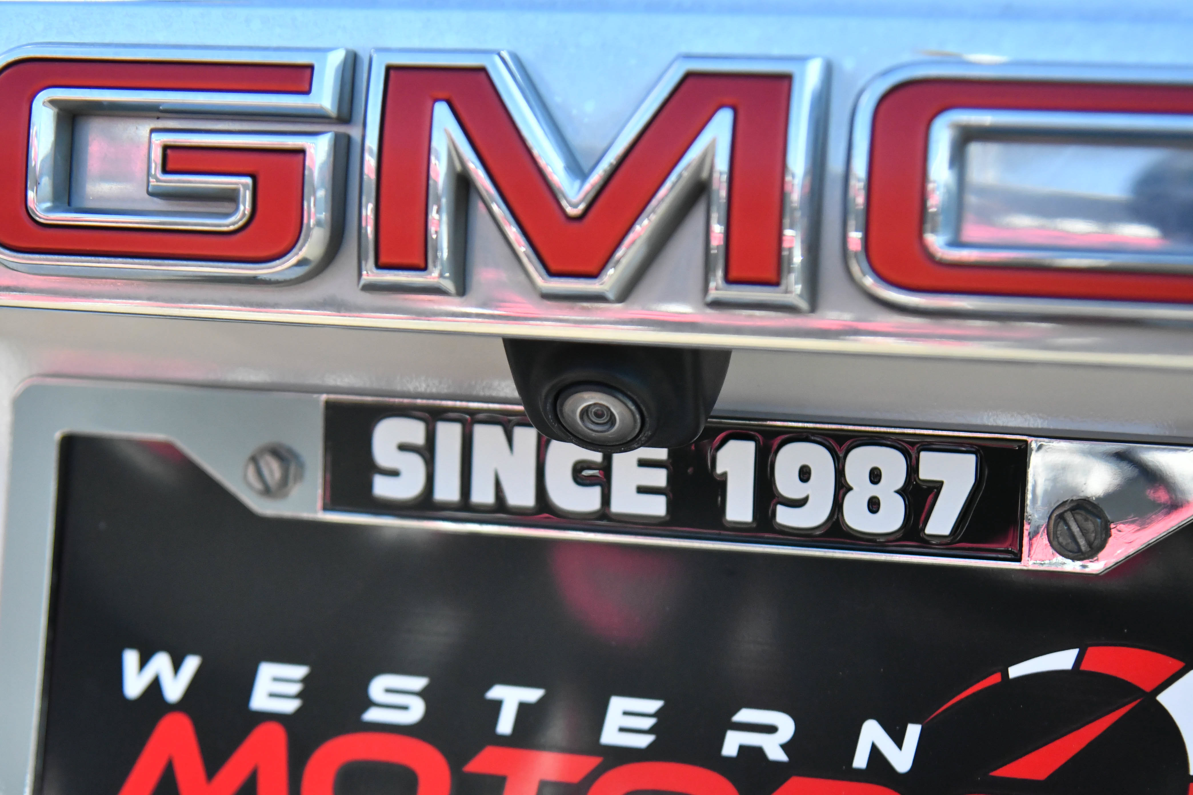 Used 2023 GMC Acadia SLT FWD image 41