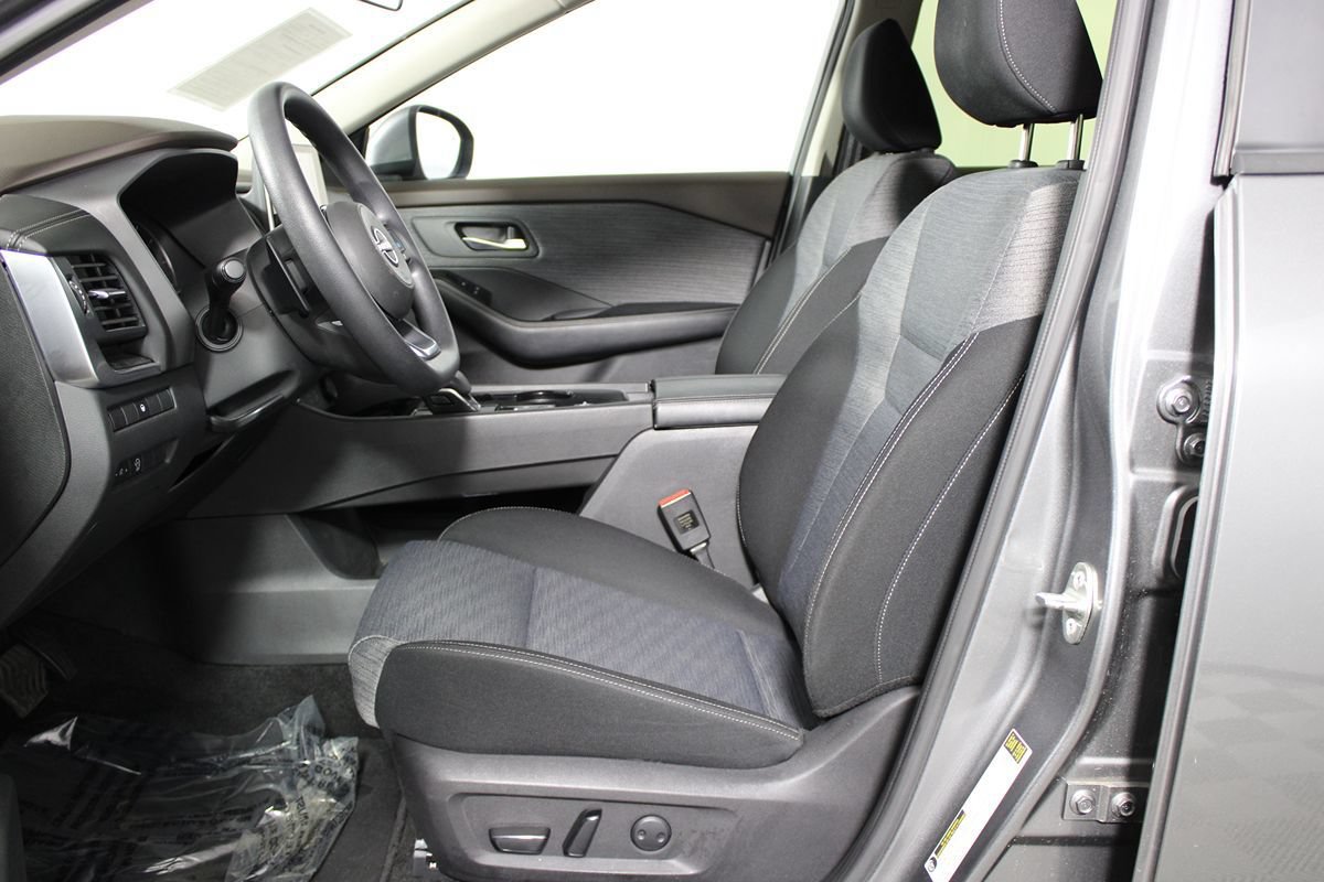 Used 2023 Nissan Rogue SV FWD image 10