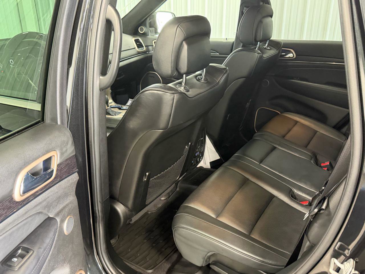 Used 2016 Jeep Grand Cherokee Summit w/ Platinum Series Group AWD/4WD image 29