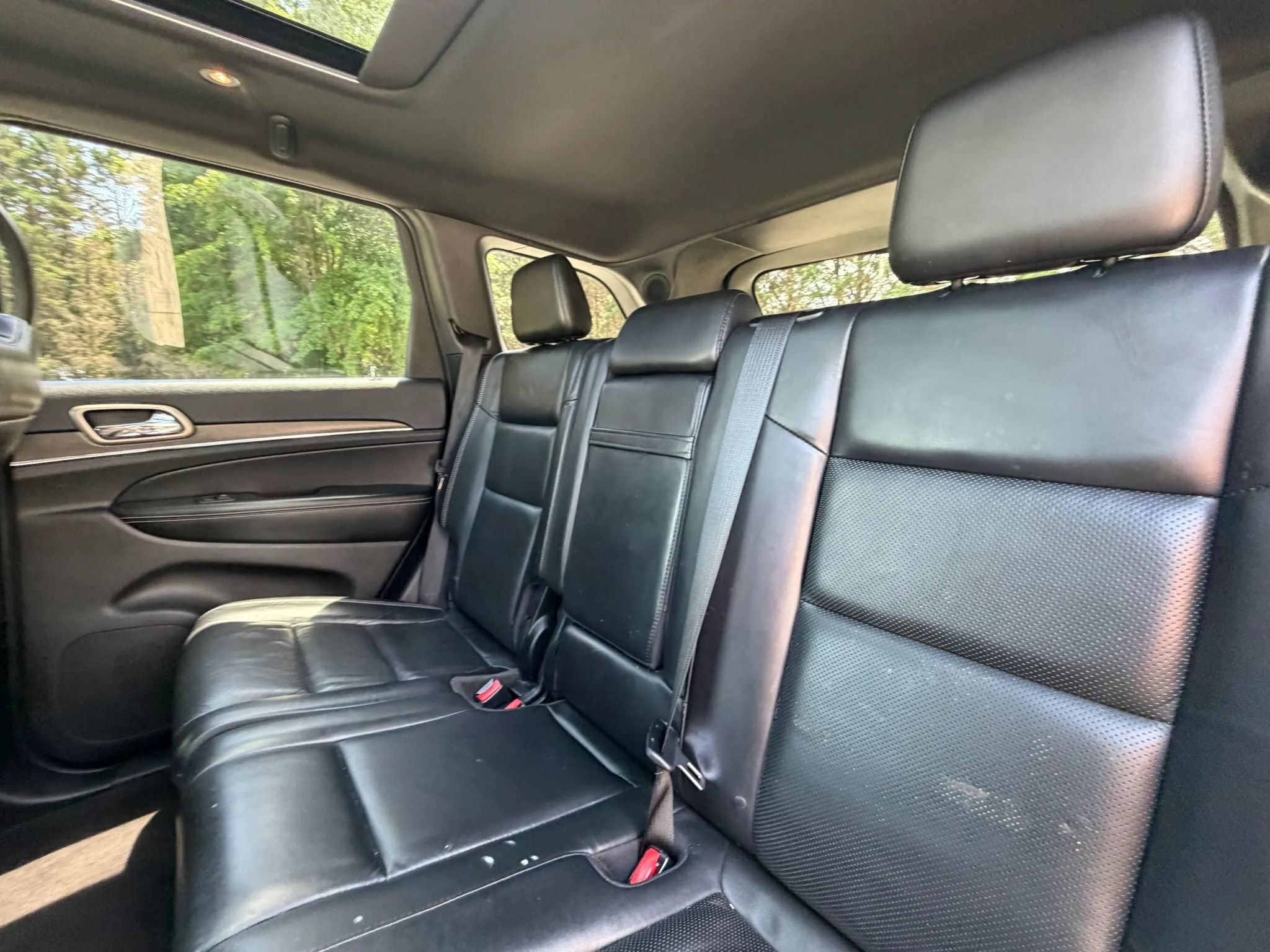 Used 2017 Jeep Grand Cherokee Limited w/ Luxury Group II AWD/4WD image 16