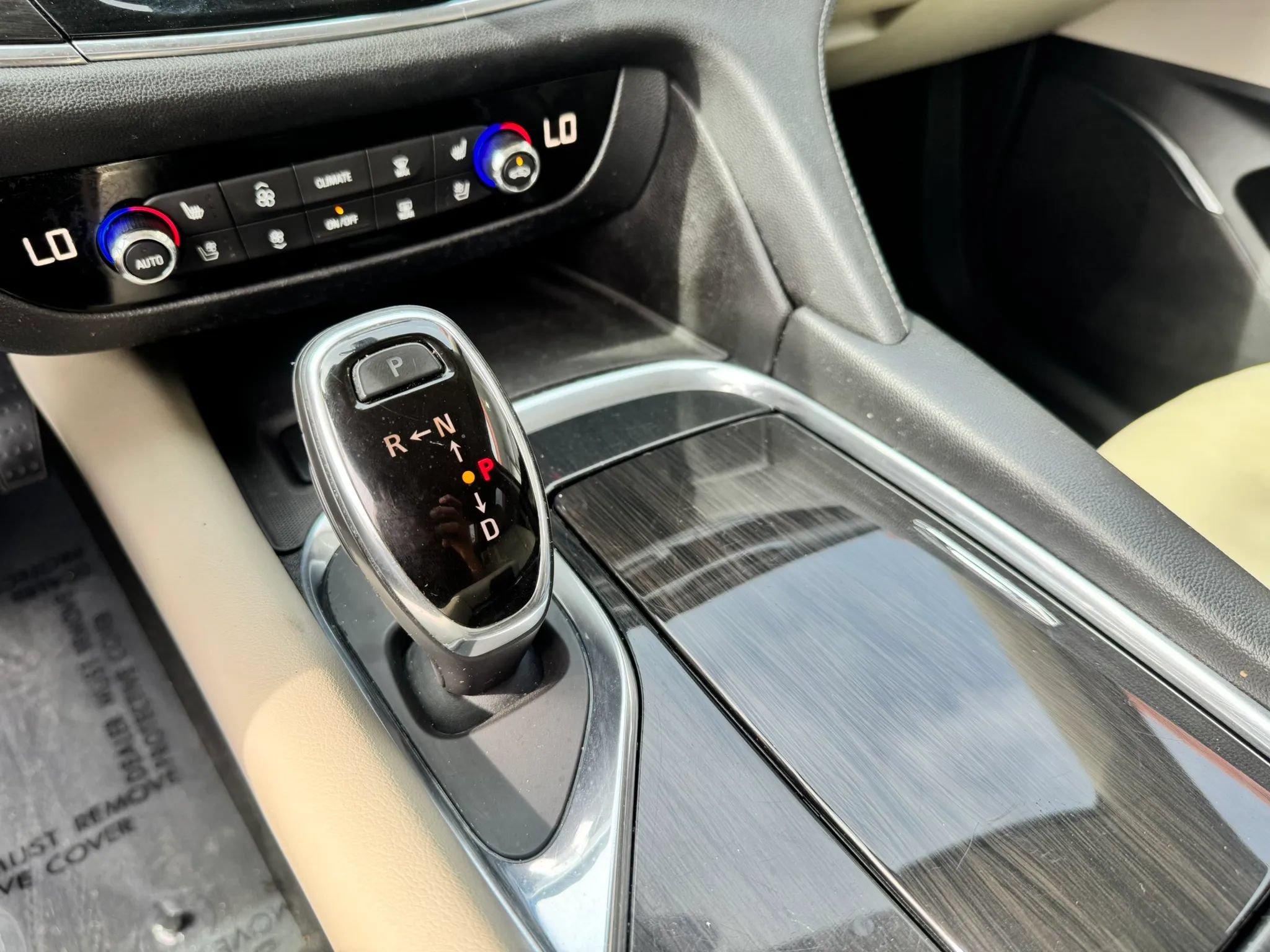 Used 2019 Buick Enclave Premium w/ Experience Buick Package FWD image 26