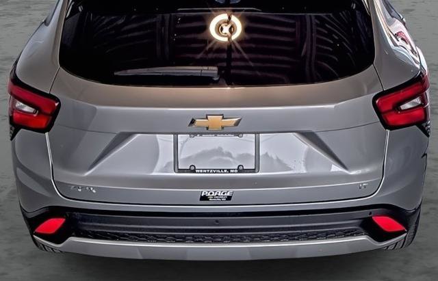 New 2026 Chevrolet Trax LT w/ Driver Confidence Package FWD image 12