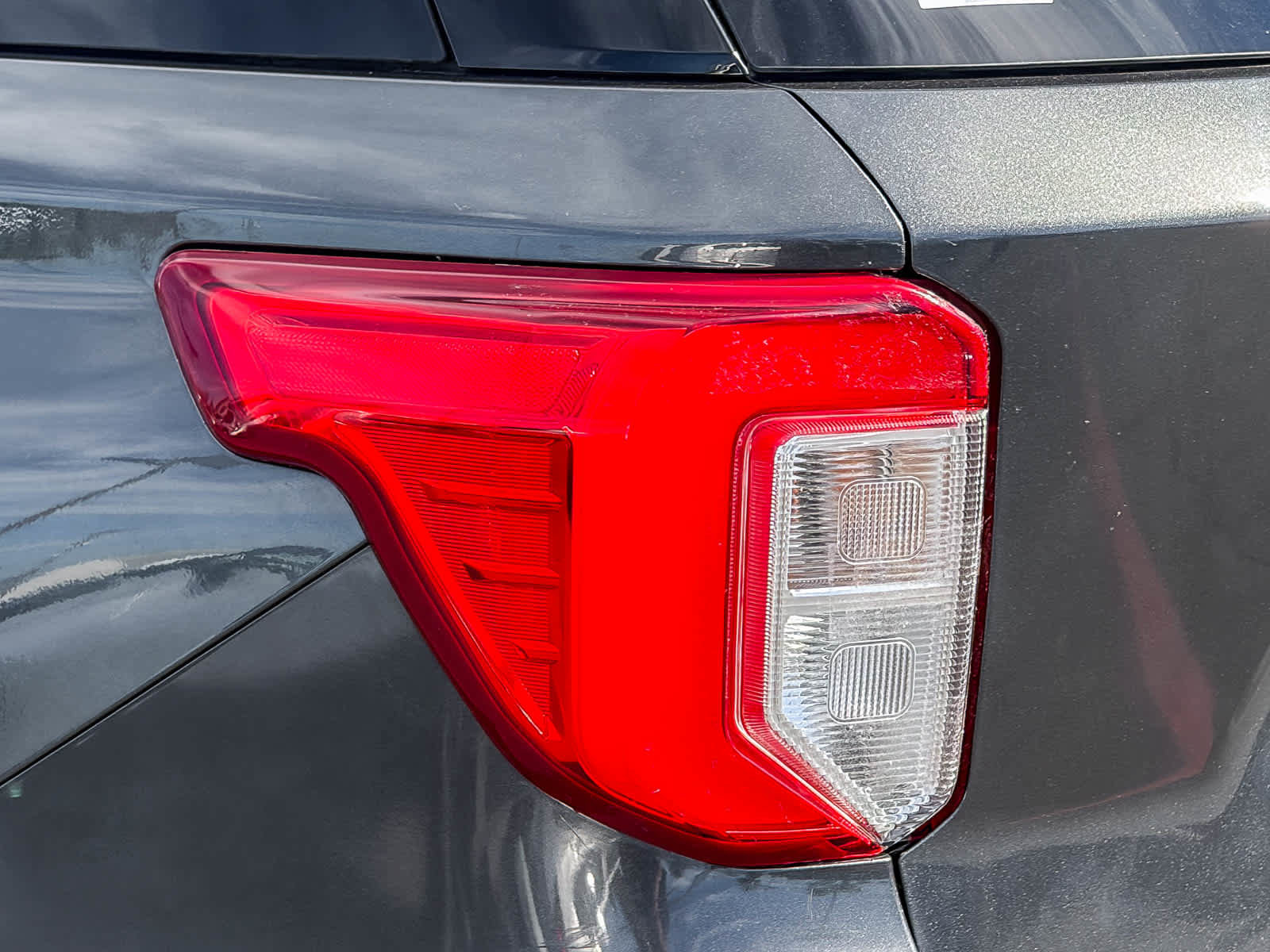 Used 2020 Ford Explorer XLT image 8