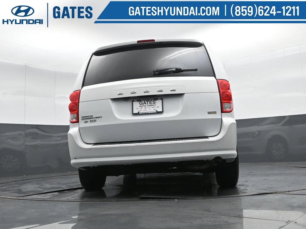 Used 2018 Dodge Grand Caravan SE w/ UConnect Hands-Free Group image 9