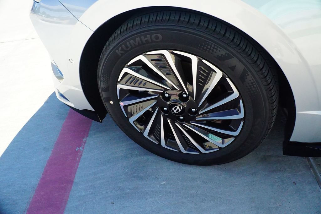 New 2026 Hyundai Sonata Limited FWD image 8