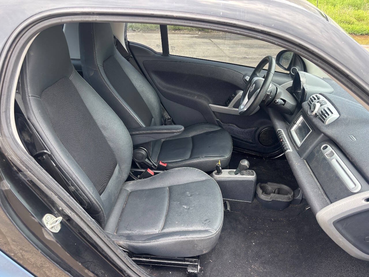 Used 2015 smart fortwo passion RWD image 11
