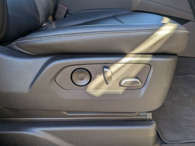 Used 2022 Cadillac Escalade ESV Luxury image 36