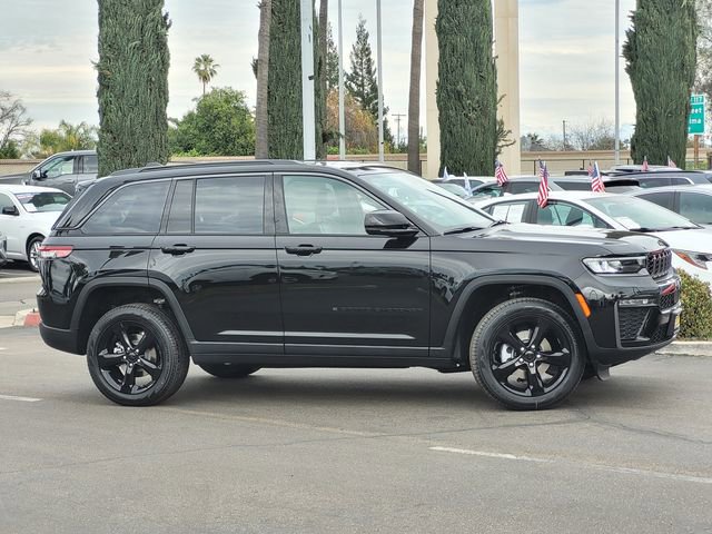 New 2026 Jeep Grand Cherokee Limited w/ Limited Altitude Package image 3