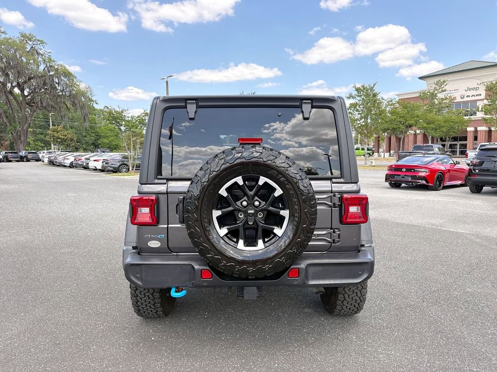 Used 2025 Jeep Wrangler Unlimited Rubicon 4xe w/ Safety Group AWD/4WD image 4