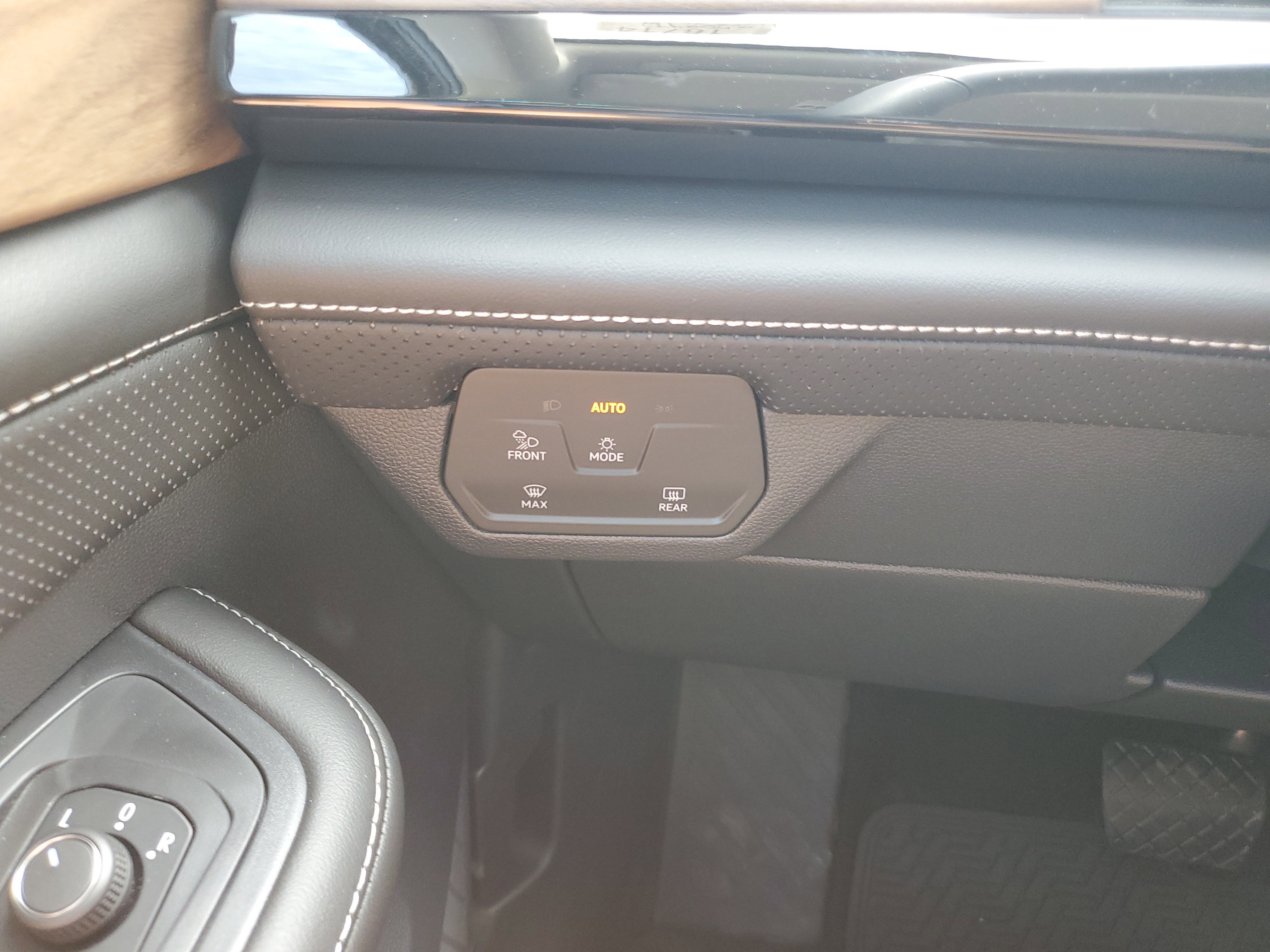 New 2026 Volkswagen Atlas SE image 22