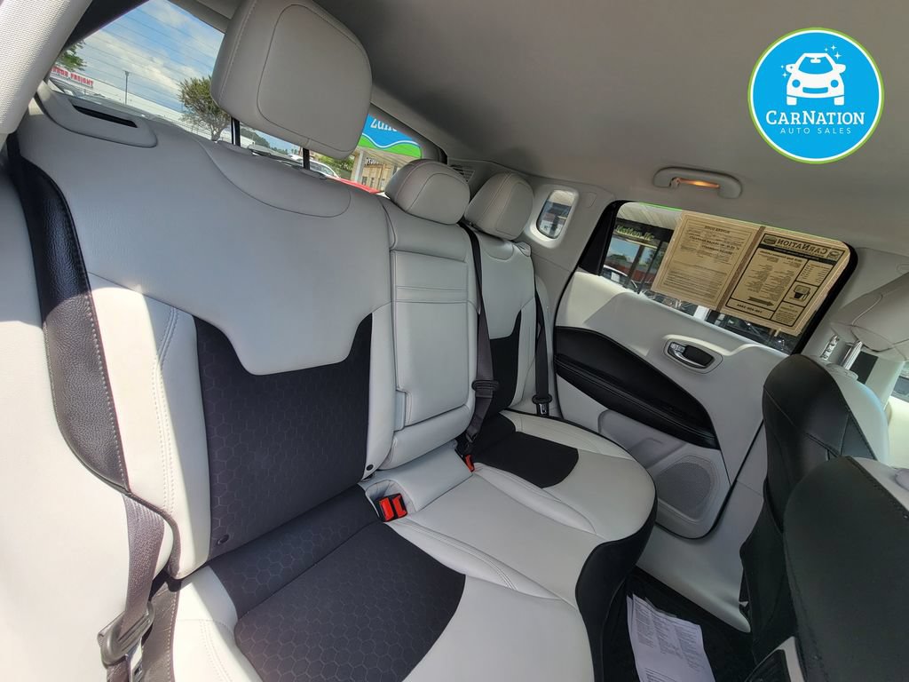 Used 2019 Jeep Compass Latitude w/ Cold Weather Group AWD/4WD image 10