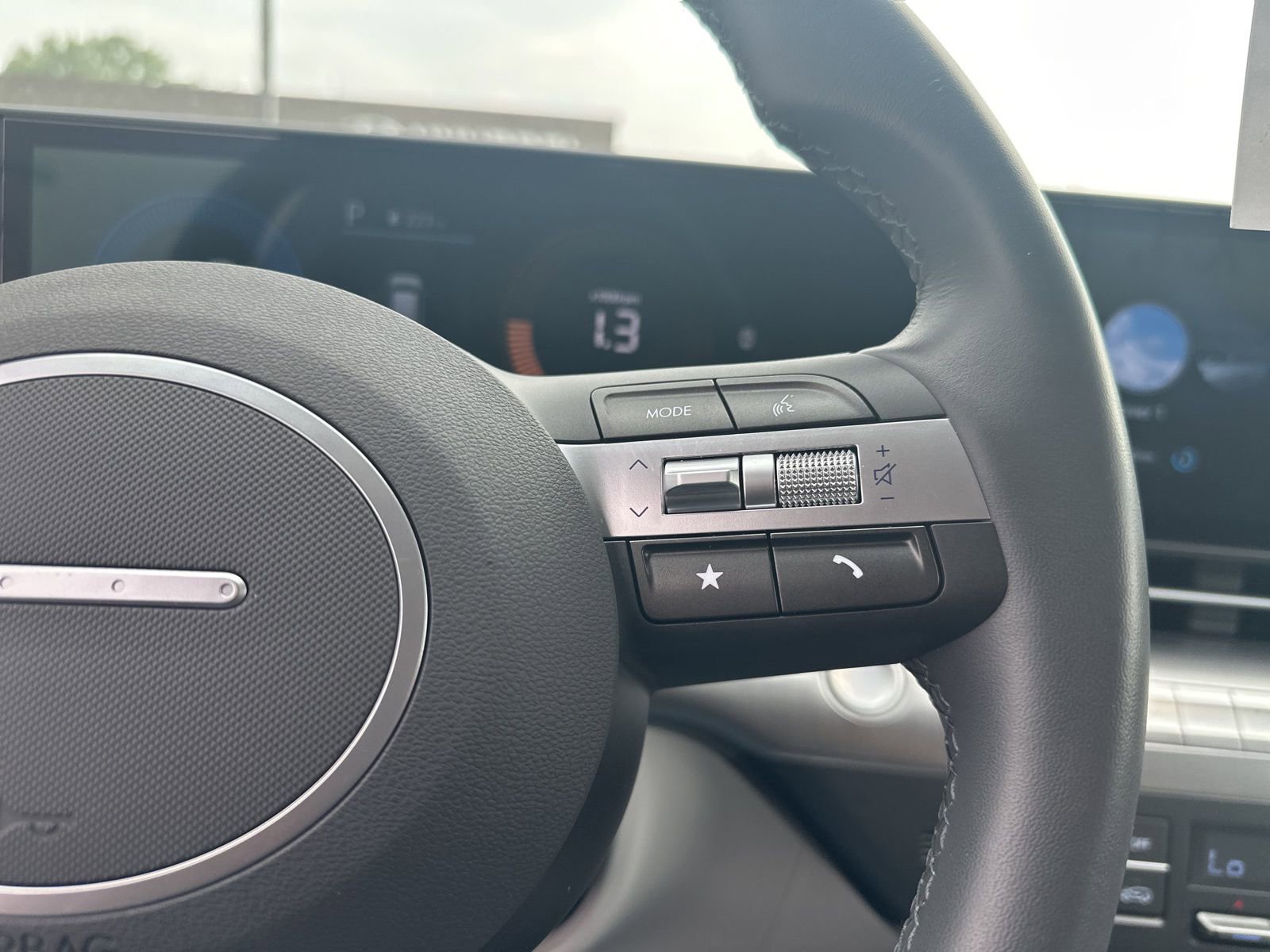 Used 2025 Hyundai Kona SEL image 15