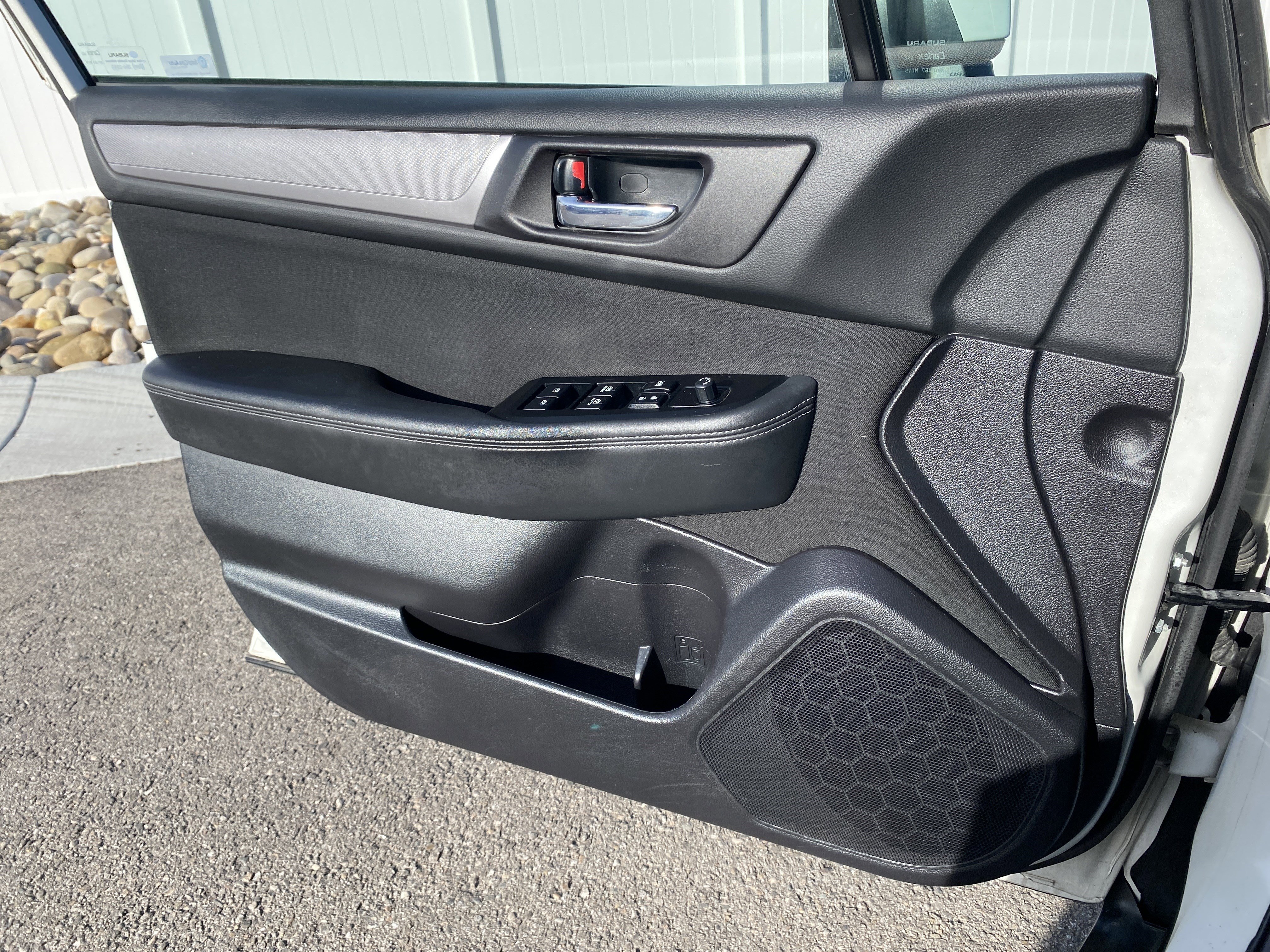 Used 2016 Subaru Outback 2.5i Premium image 17