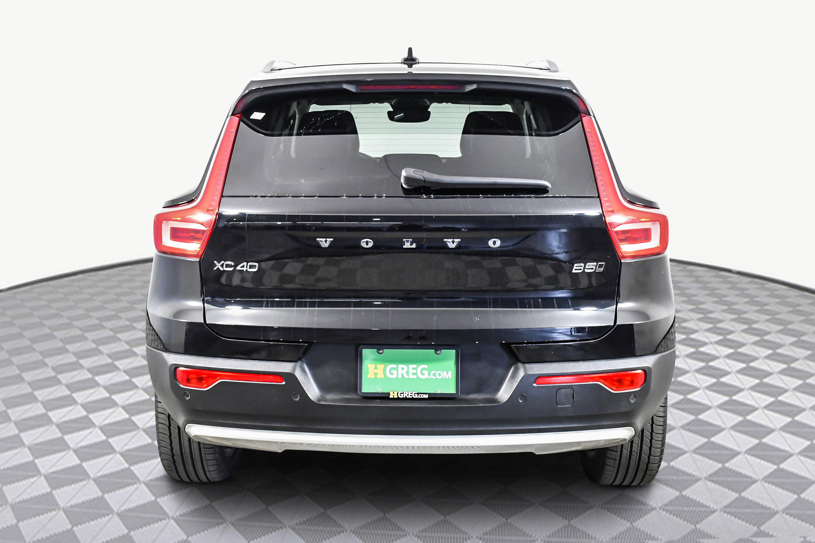 Used 2025 Volvo XC40 B5 Plus image 7