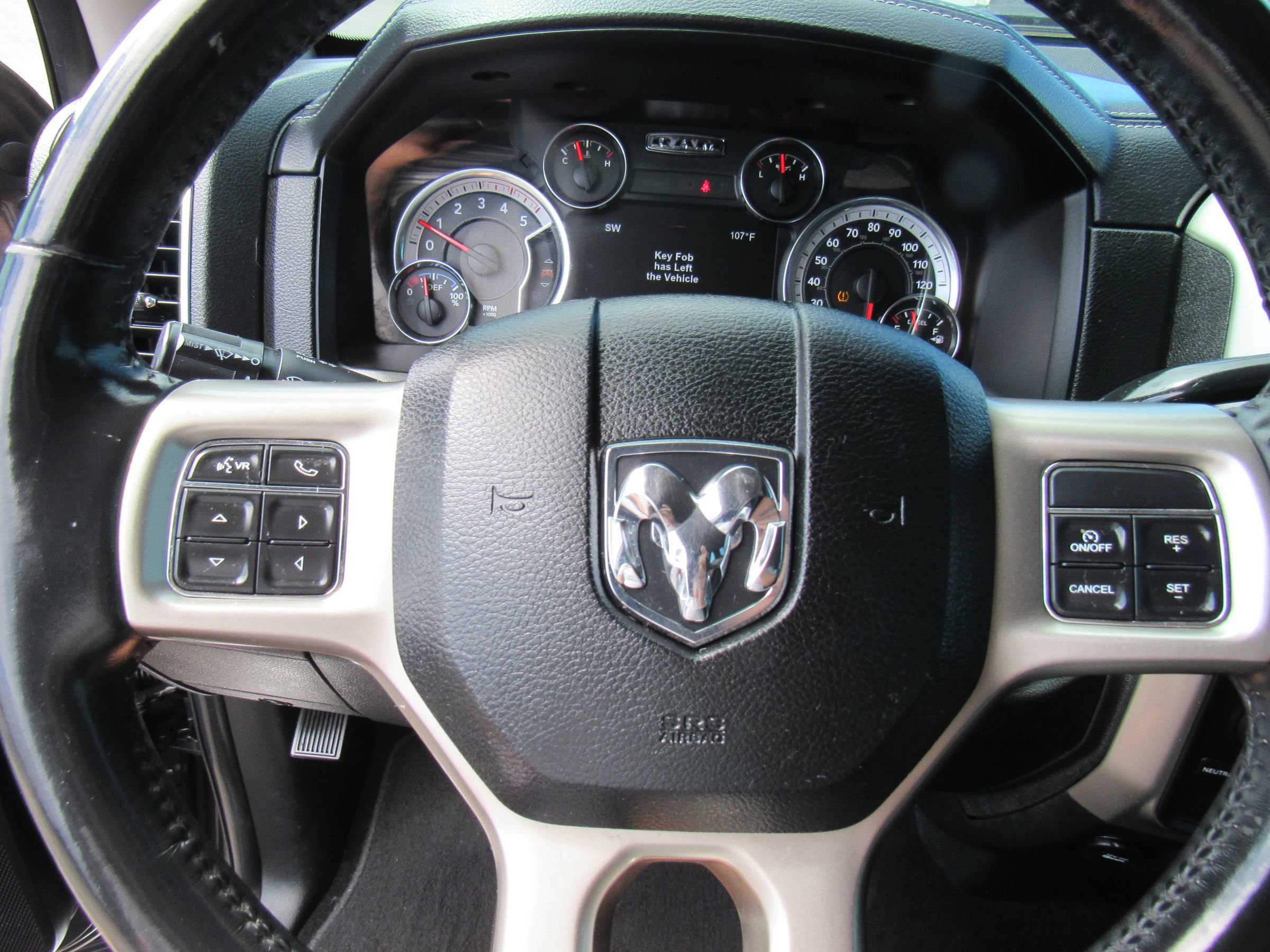 Used 2018 RAM 2500 Laramie w/ Convenience Group AWD/4WD image 14