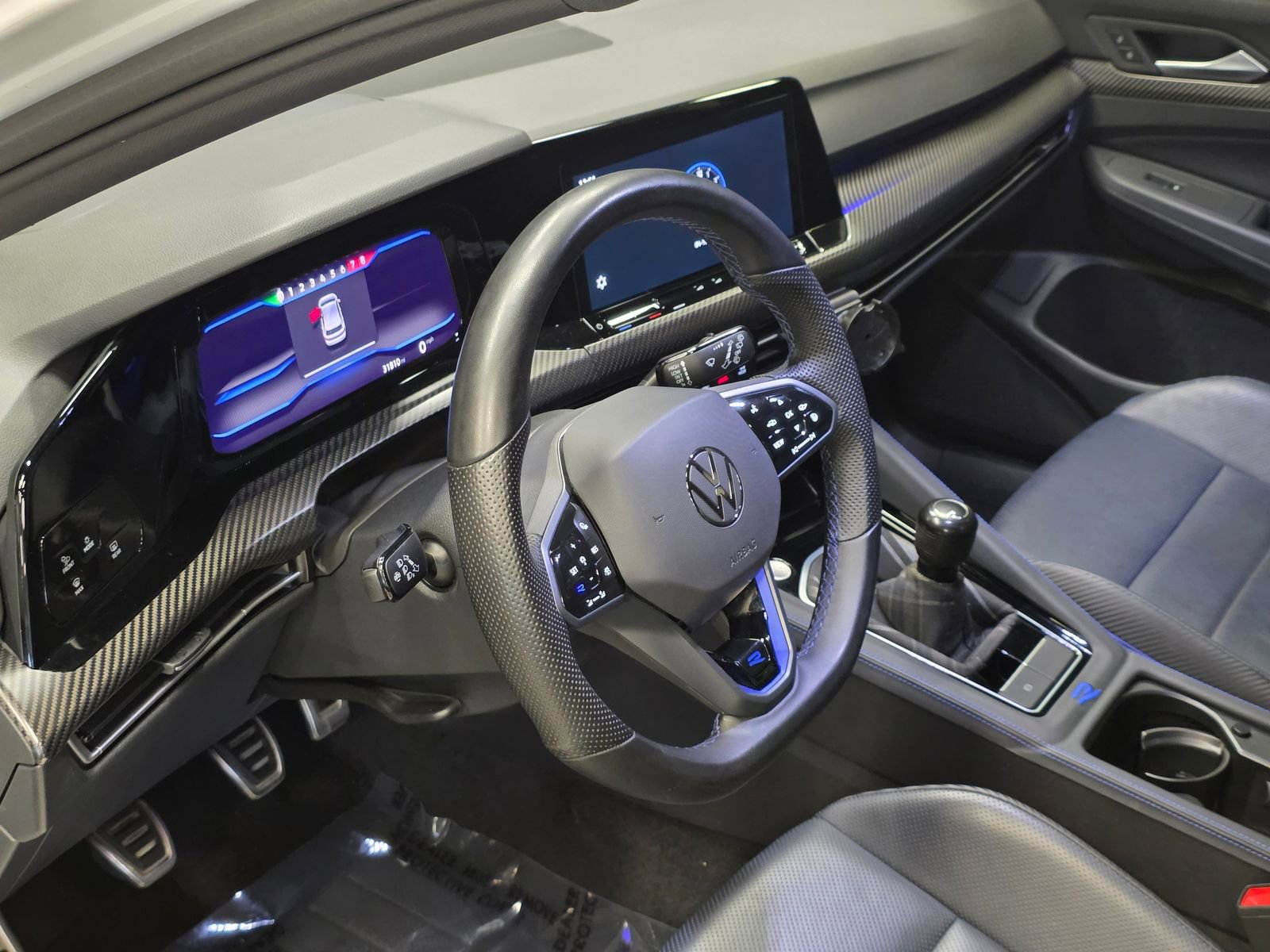 Used 2023 Volkswagen Golf 20th Anniversary Edition image 19