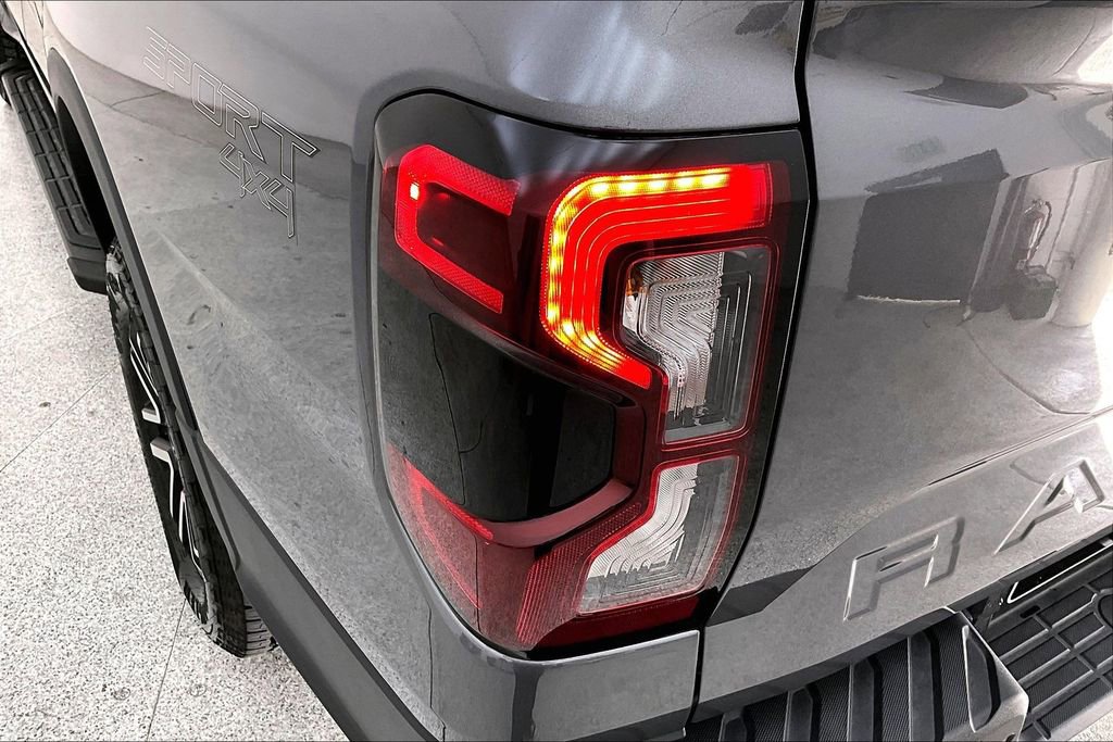 Used 2025 Ford Ranger Lariat w/ Trailer Tow Package image 41