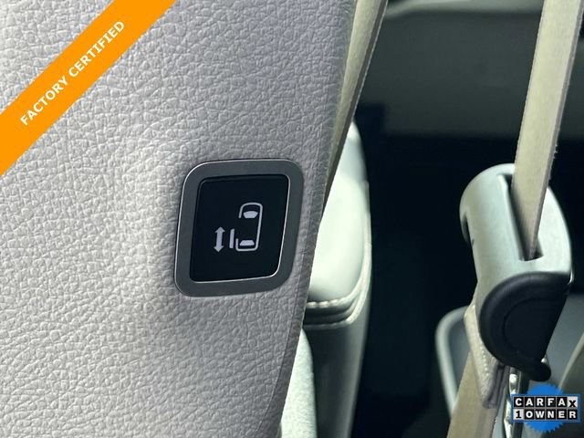 Used 2024 Chrysler Pacifica Limited image 21