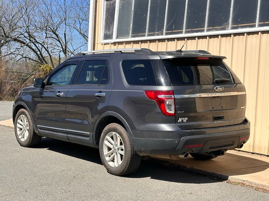 Used 2015 Ford Explorer XLT w/ Equipment Group 202B image 4