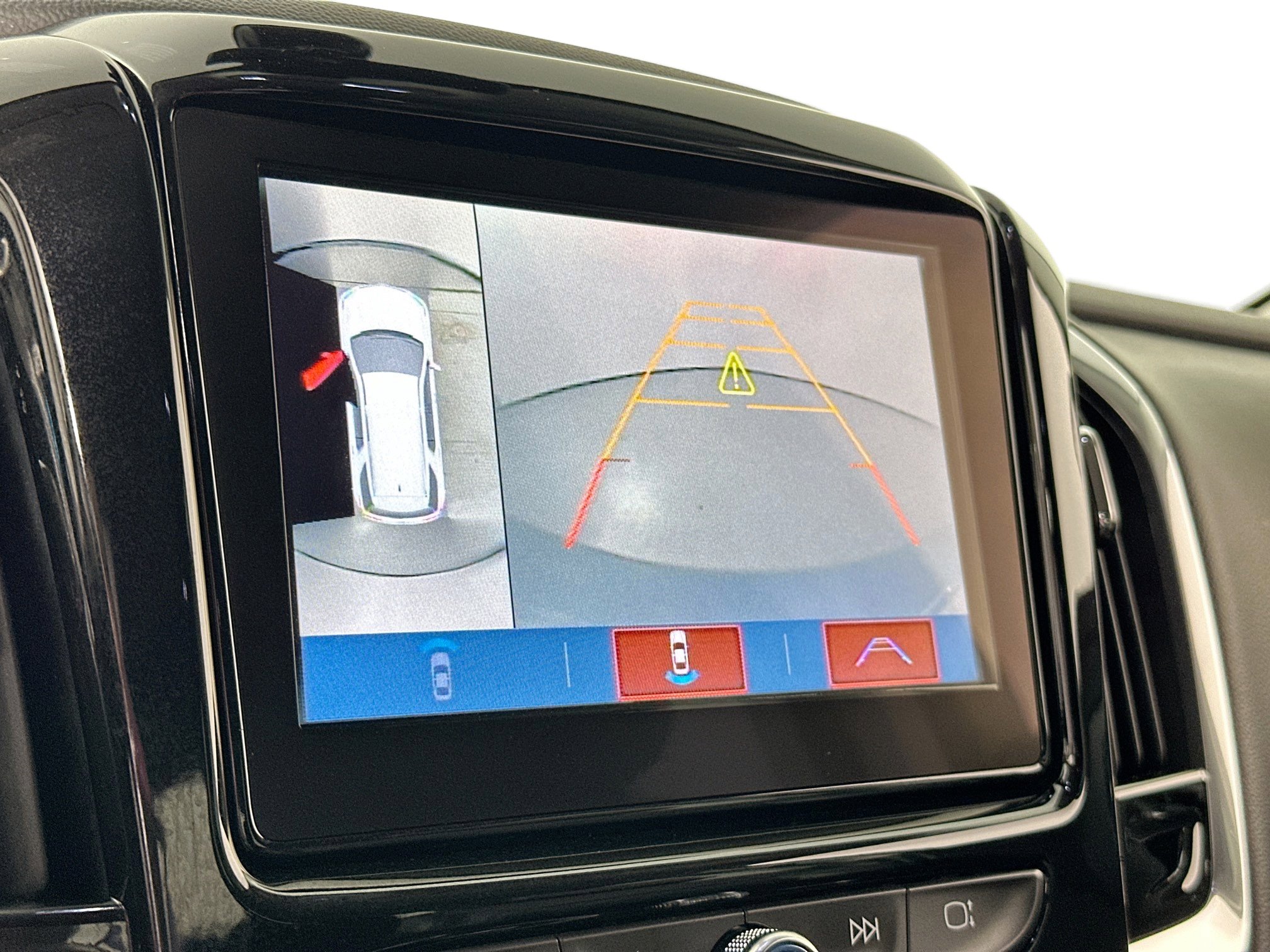 Used 2019 Chevrolet Traverse Premier w/ Driver Confidence II Package image 14