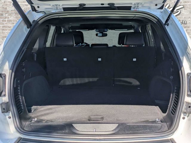 Used 2020 Jeep Grand Cherokee Altitude RWD image 13