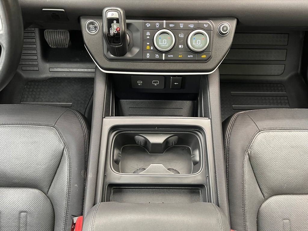Used 2022 Land Rover Defender 110 X-Dynamic SE AWD/4WD image 36