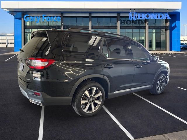 Certified 2024 Honda Pilot Elite image 2