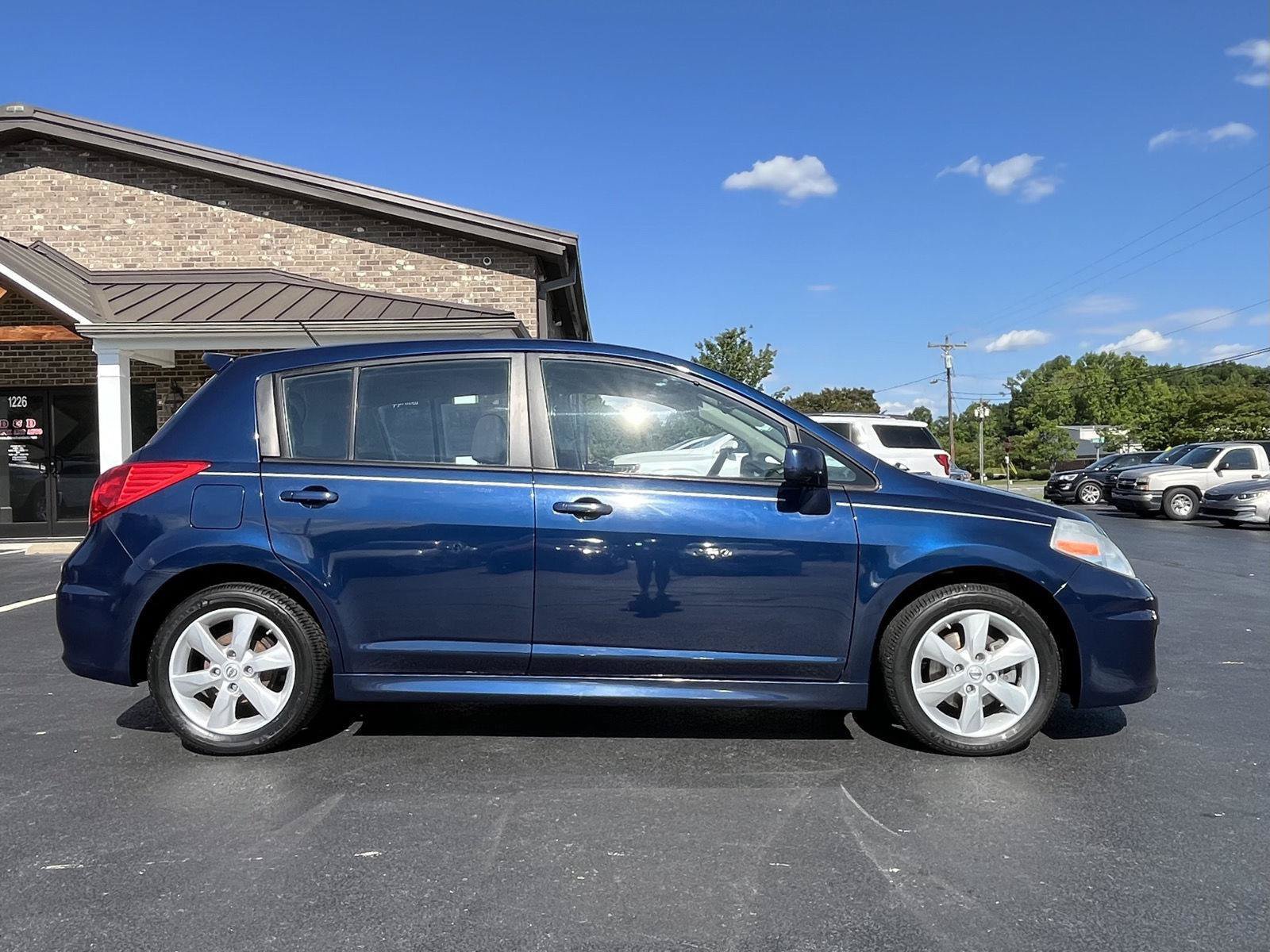 Used 2012 Nissan Versa Hatchback w/ SL Navigation Pkg FWD image 20