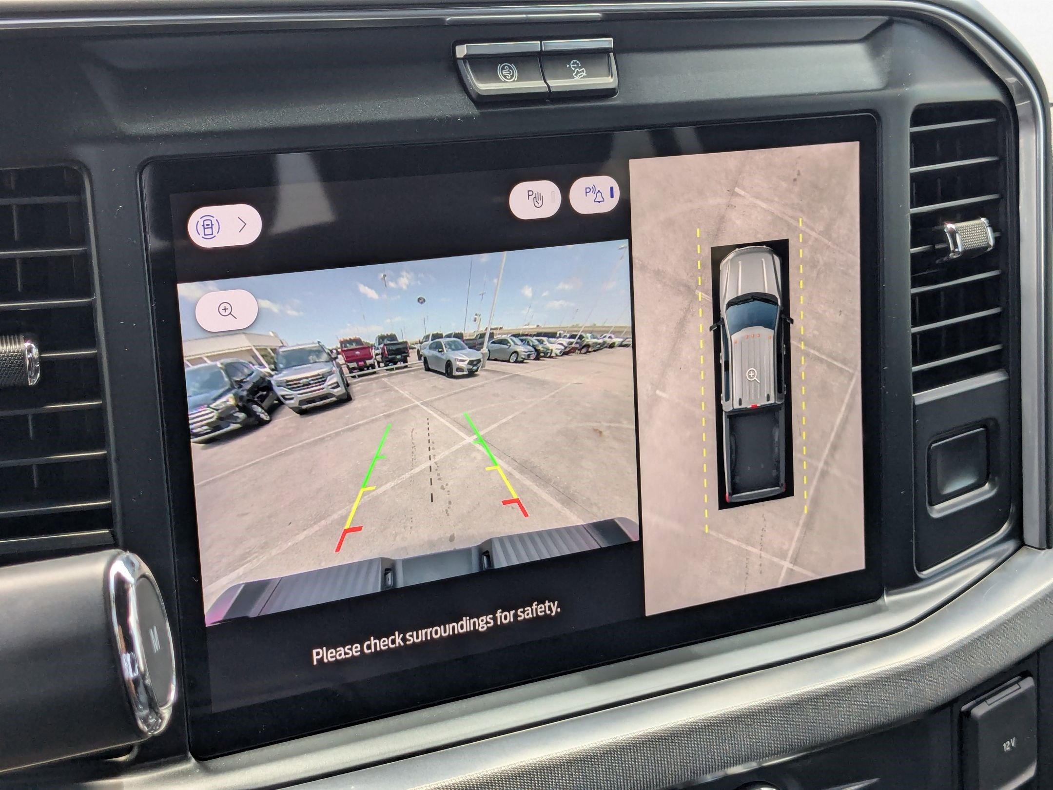 Used 2025 Ford F350 Platinum w/ FX4 Off-Road Package image 22