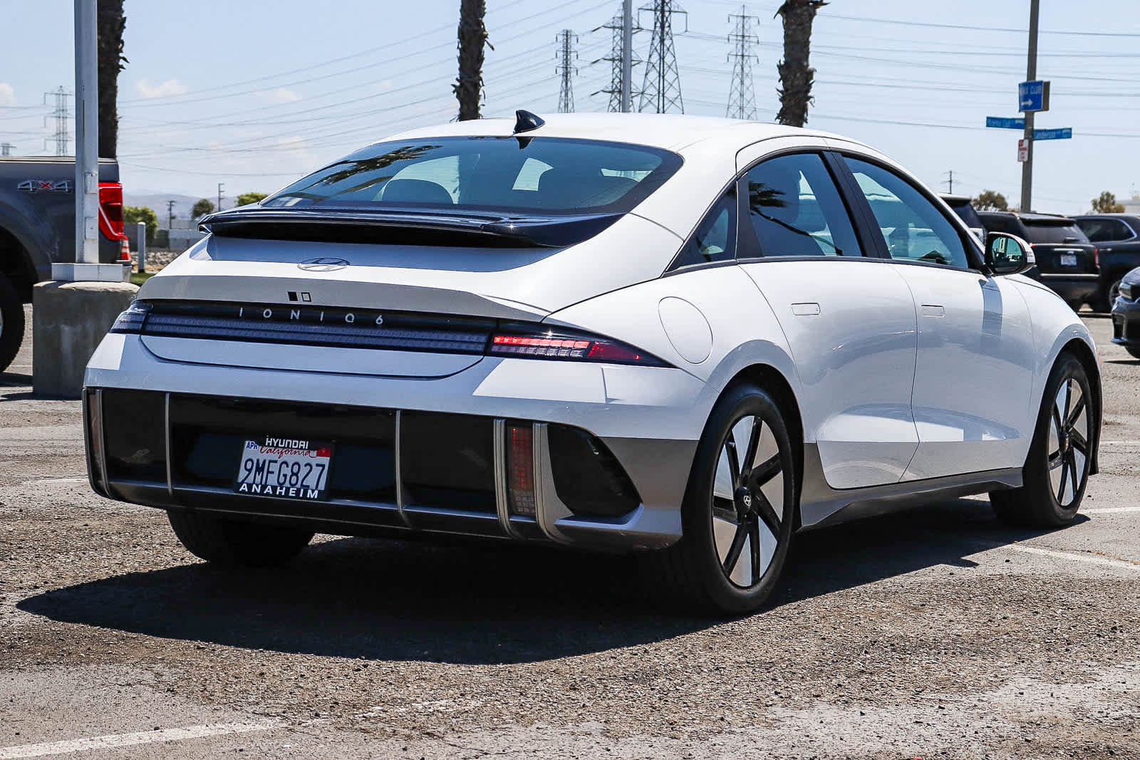 Used 2024 Hyundai Ioniq 6 SE RWD image 6