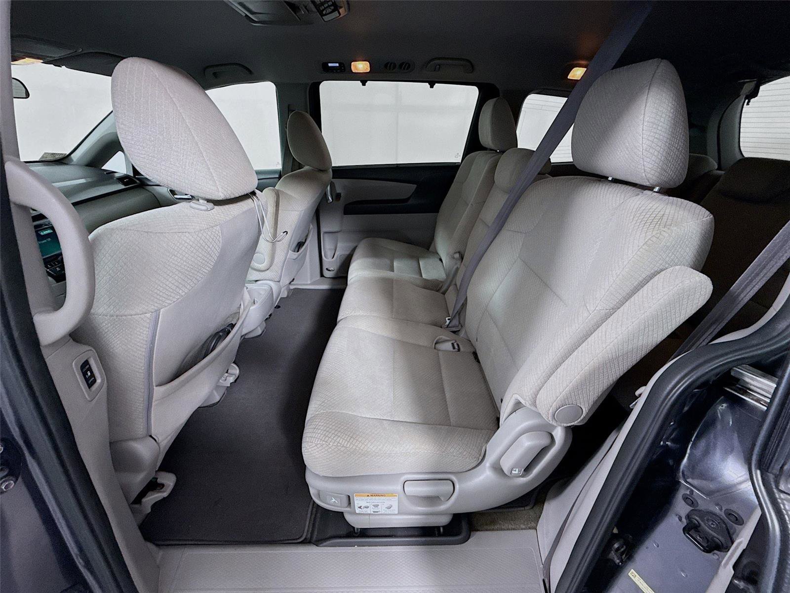 Used 2016 Honda Odyssey SE image 4