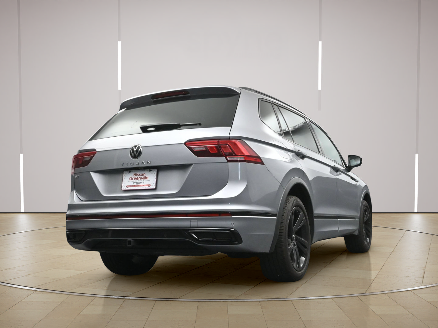 Used 2024 Volkswagen Tiguan SE R-Line FWD image 27