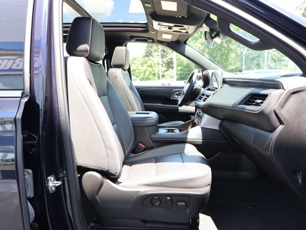 Used 2023 GMC Yukon XL SLT w/ SLT Luxury Package AWD/4WD image 45
